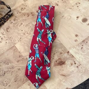 Vintage Tuttle Golf Collection tie